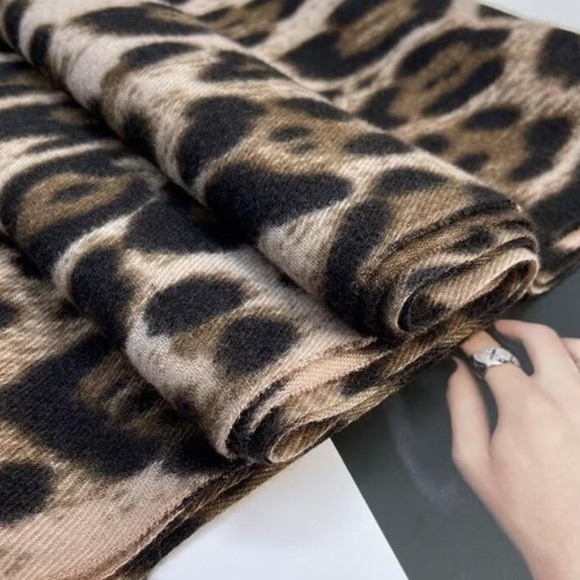 🌹🆕 Faux Cashmere Leopard Print Fringe tassels Scarf Wrap Shawl Christmas Gift - Picture 2 of 8
